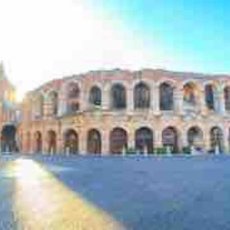 Graziosa Mansarda Centro Verona Esterno foto